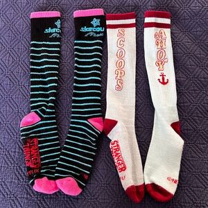 🎬 2 pair Netflix Stranger Things Starcourt and Scoops Ahoy Socks Size M 7-9